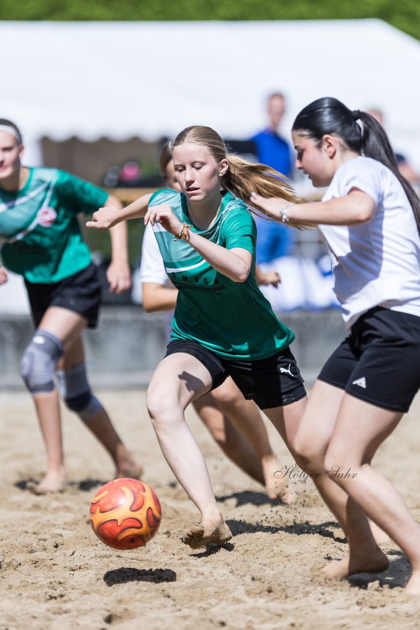 Bild 75 - wBJ/wCJ Beachsoccer Cup